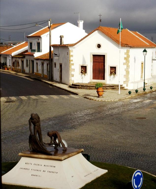 Готель Casa Do Largo - Golega - Turismo De Habitacao Екстер'єр фото